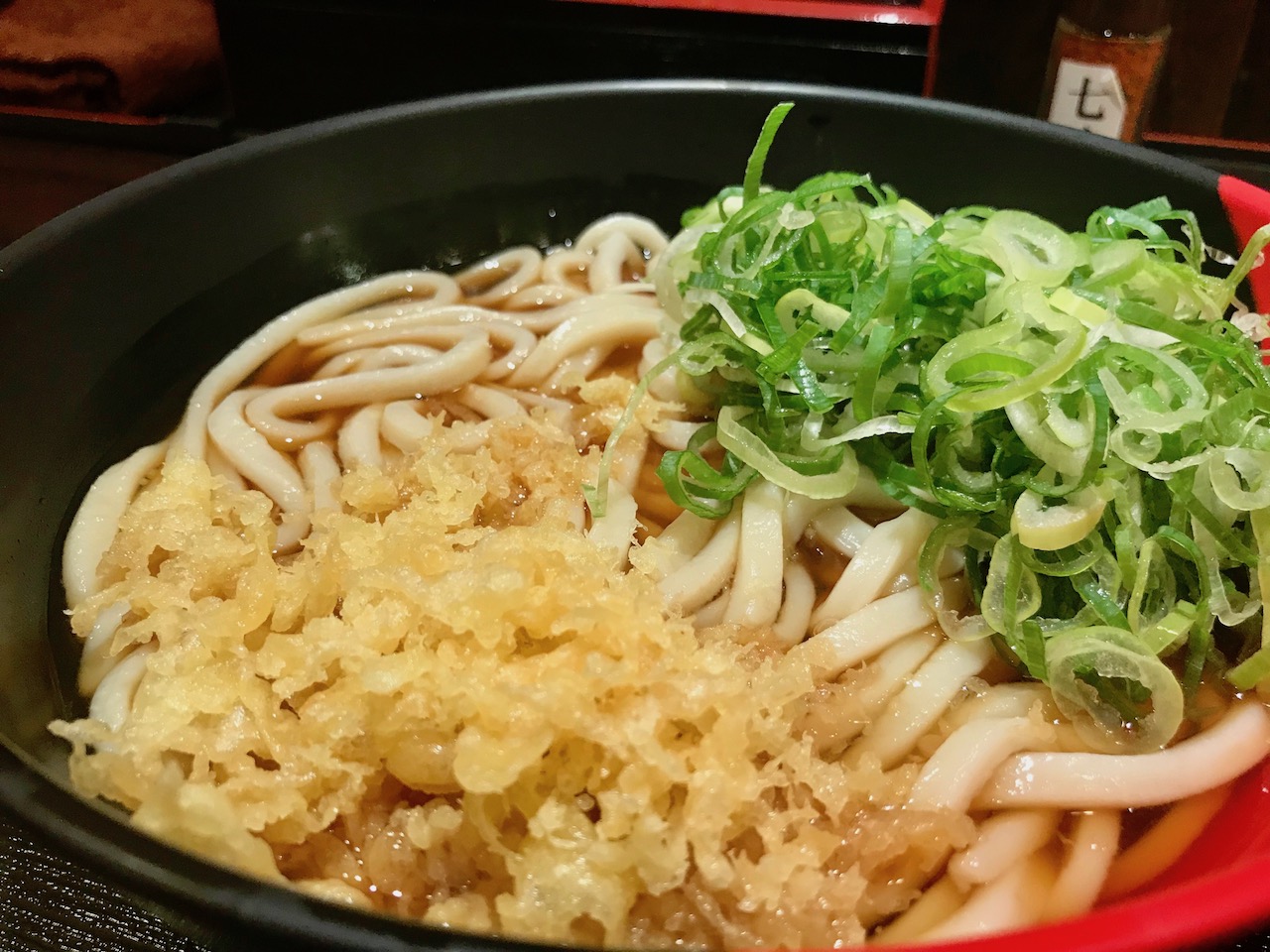 姫路駅前みゆき通りにある讃岐うどん「伊予製麺」が激安で大盛りだった！