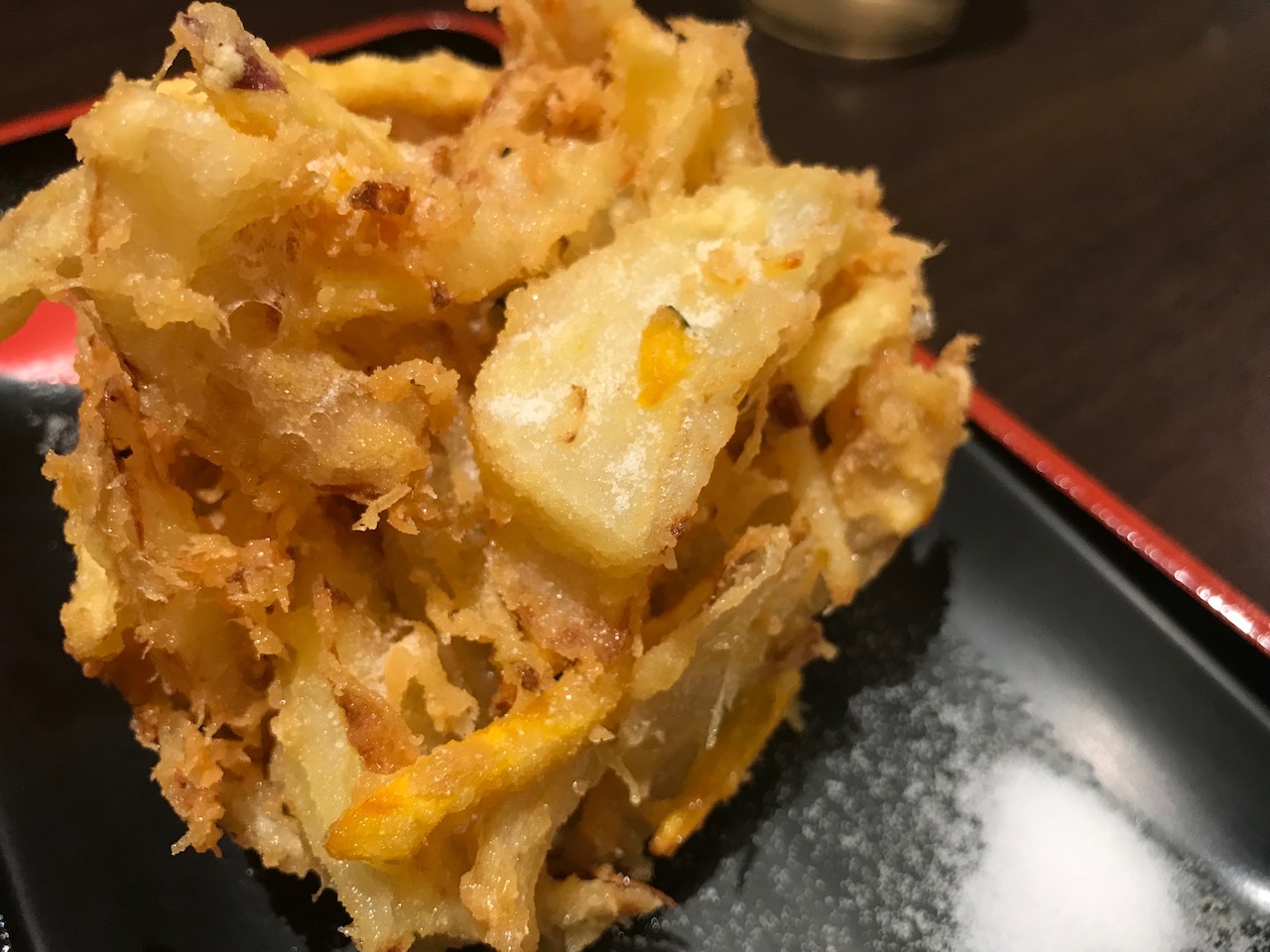 姫路駅前みゆき通りにある讃岐うどん「伊予製麺」が激安で大盛りだった！