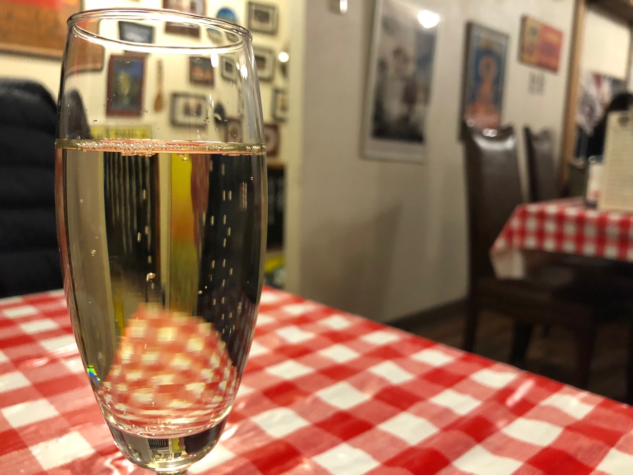 おすすめ！人気のイタリアン食堂ピザマリアは飲み放題でスパークリングワインもテキーラも飲めるぞ
