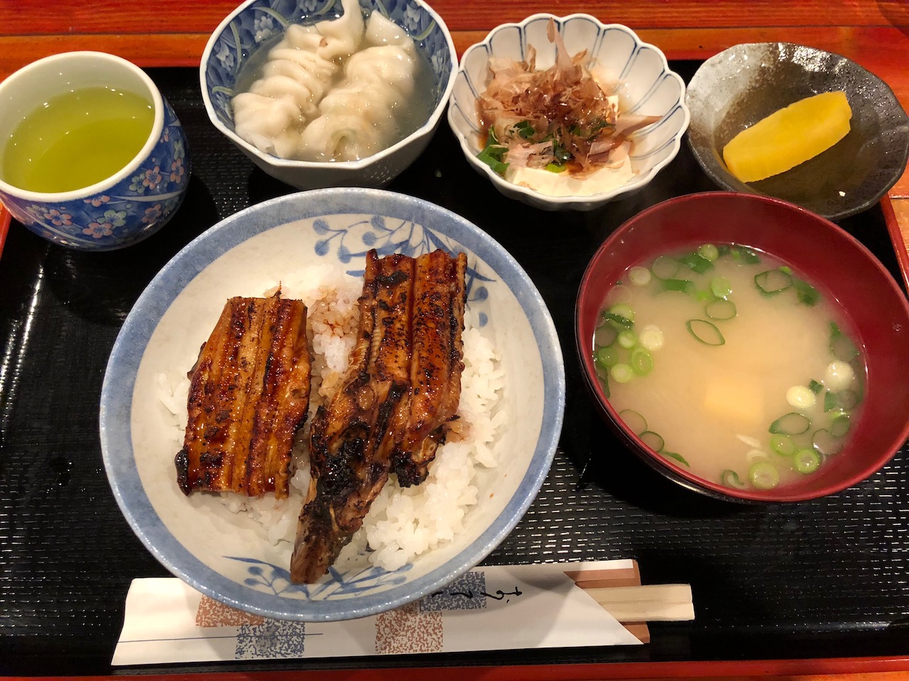 ザ・おふくろの味を楽しめるお店！姫路駅前の一会で姫路名物アナゴ丼を食べてきた