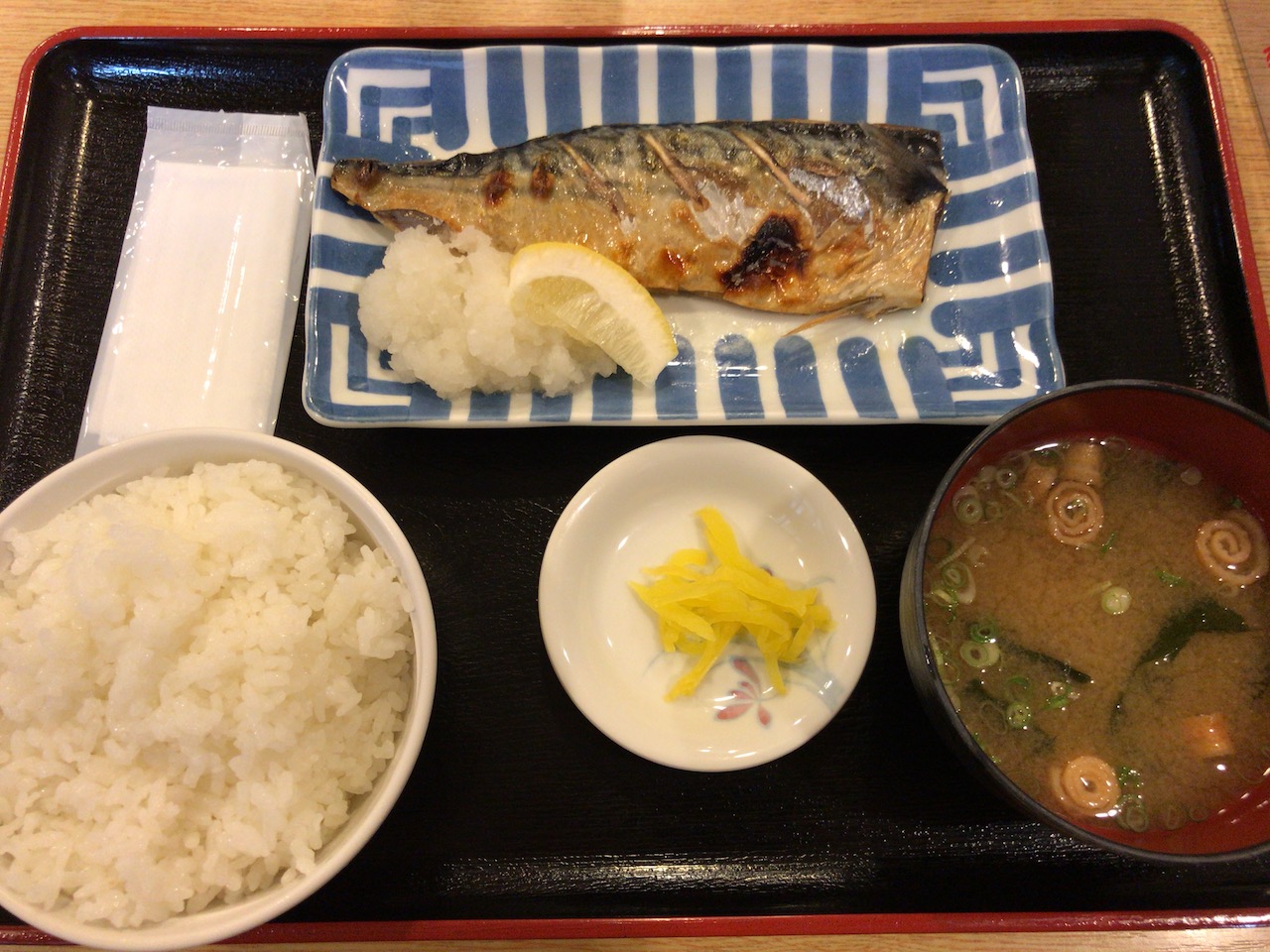姫路駅前のワンコインランチ！姫路食堂で焼魚定食で鯖食べてきた
