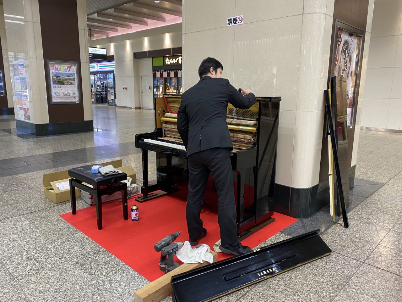 JR姫路駅にストリートピアノ設置！これは観光客の人も盛り上がるぞ