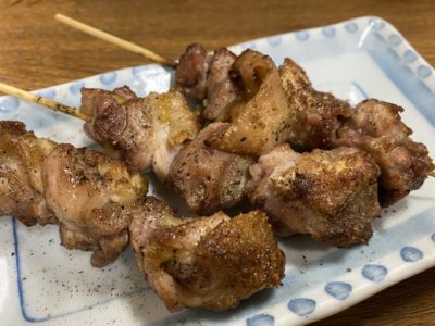姫路駅前の路地にある古い昔ながらの鶏がウリの居酒屋「一番」のヒネ鶏がマジで一番な美味さでビビった！